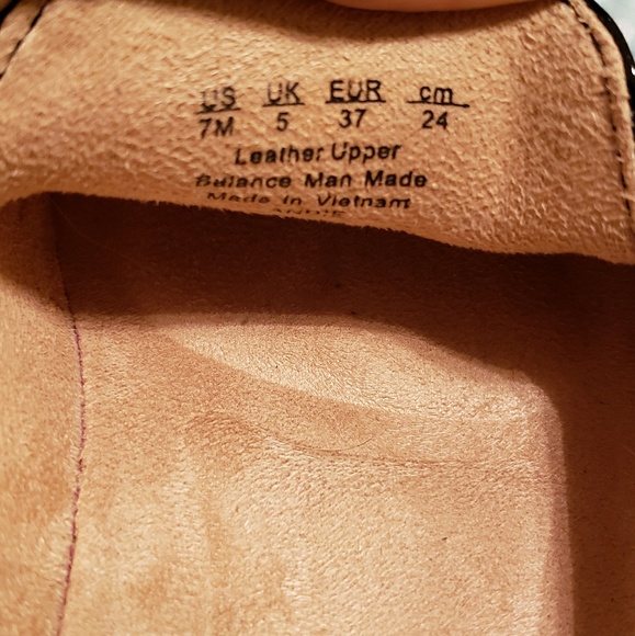 Shoes - Picture 4 of 4